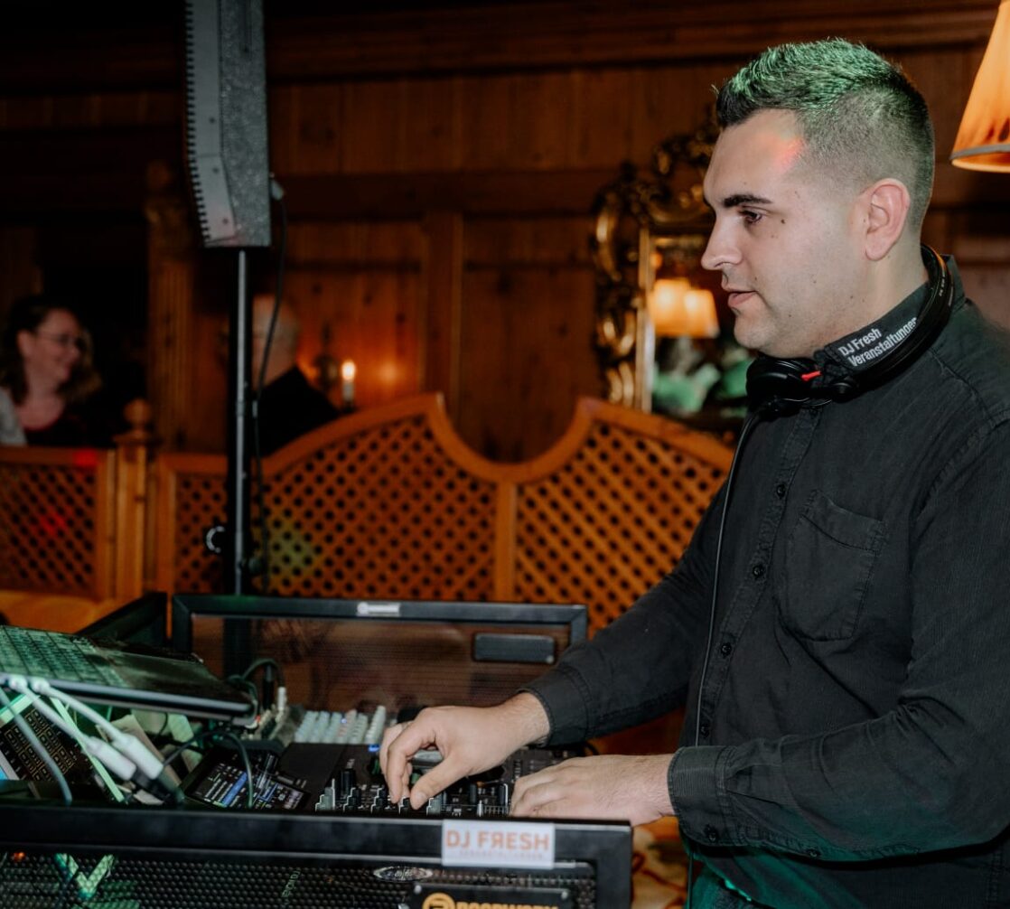 Die DeejayWG | Deine premium Wedding & Event DJs