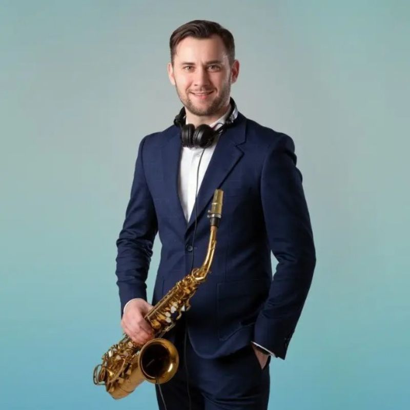 DJ-Saxophonist Andrew