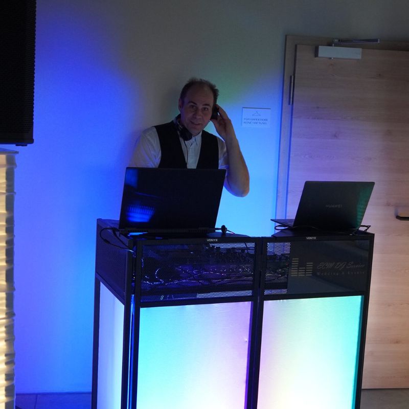 ECM DJ Service – Wedding & Events