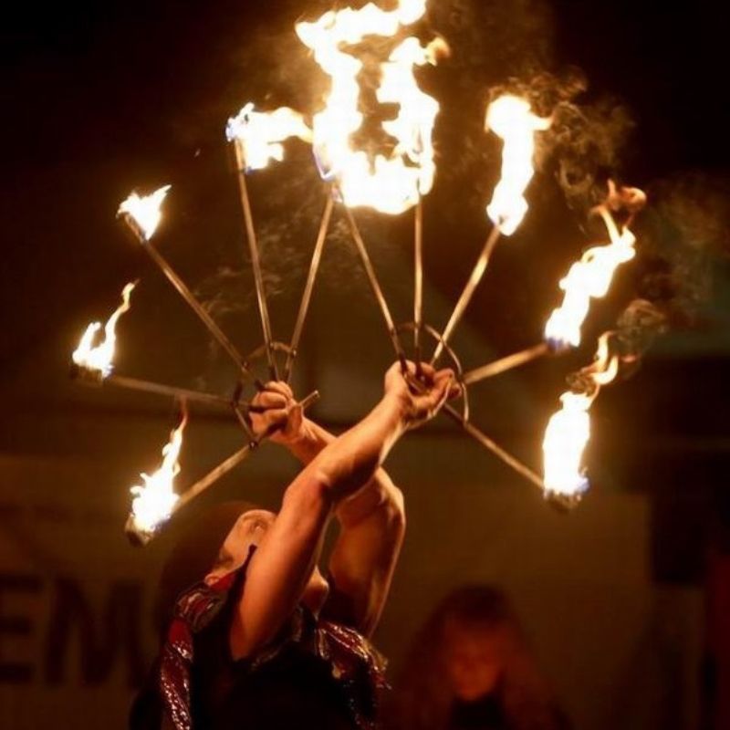 Feuershow Schlangenshow Robaria für Events buchen