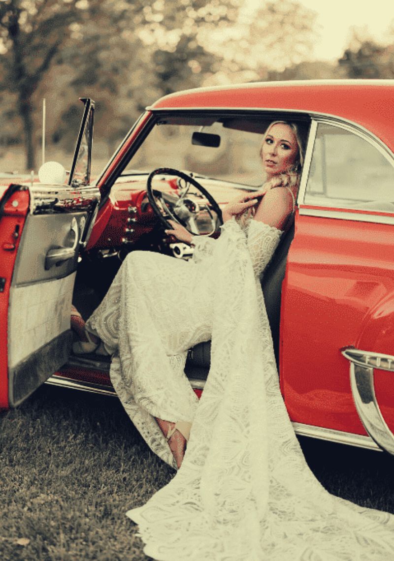 Eine Vintage-Hochzeit ist die perfekte Wahl für Paare, die sich eine elegante und gleichzeitig lässige Hochzeitsfeier wünschen.