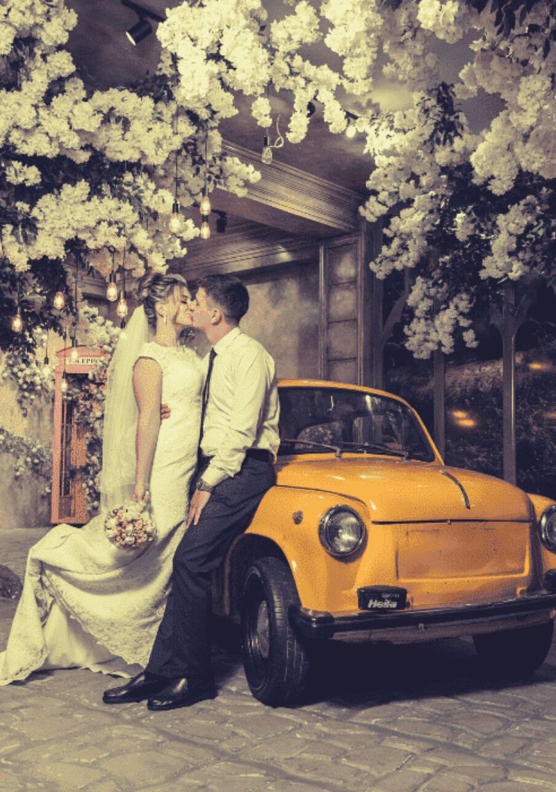 Eine Vintage-Hochzeit ist die perfekte Wahl für Paare, die sich eine elegante und gleichzeitig lässige Hochzeitsfeier wünschen.