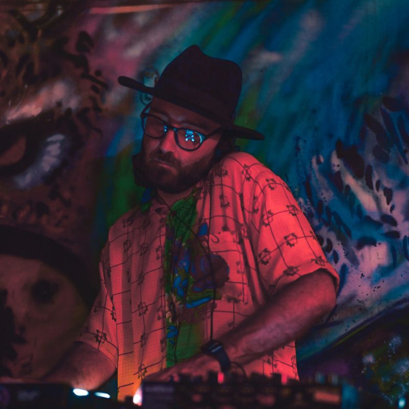 LEANDRO – Italian – DJ and PERCUSSIONIST