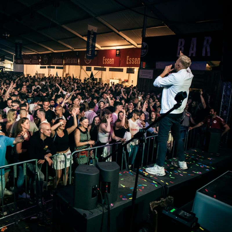 NO CHANGE Show- & Partyband