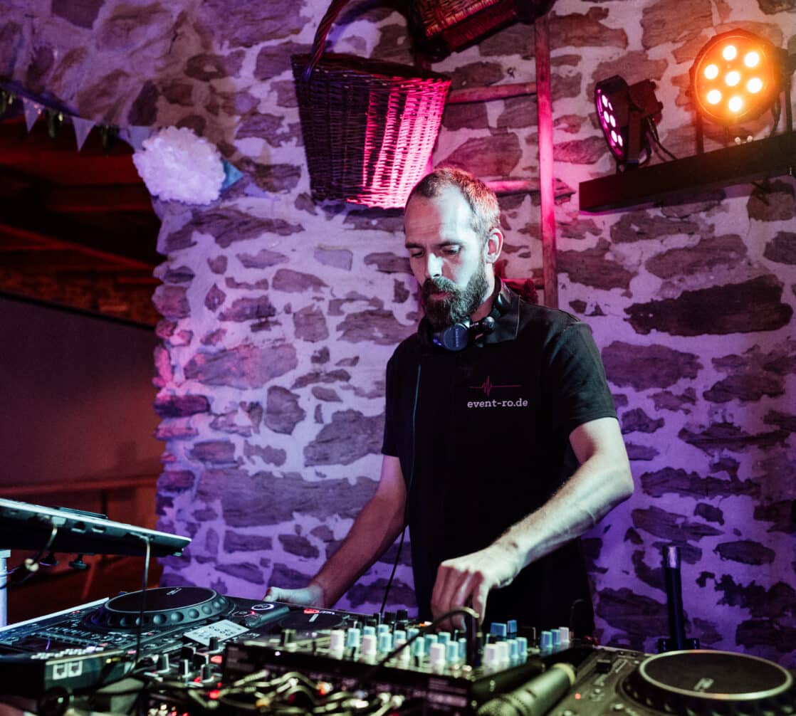 Die DeejayWG | Deine premium Wedding & Event DJs