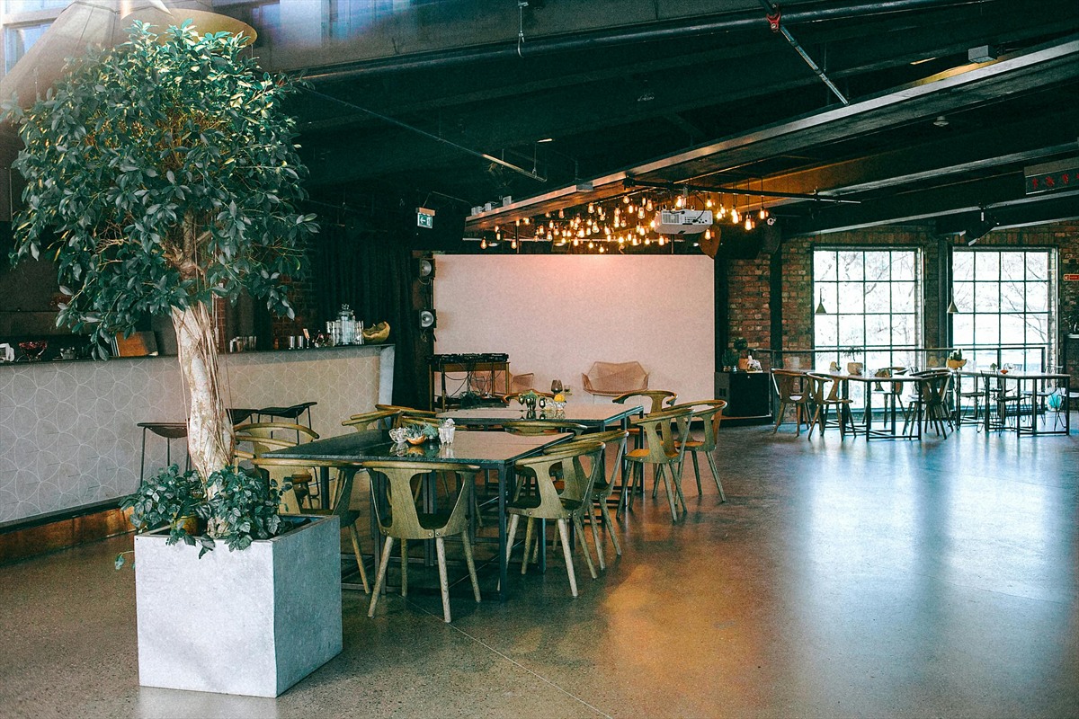 Beitragsbild zu Raum für deinen Geburtstag mieten: so findest du Partyraum, Saal oder Vereinsheim