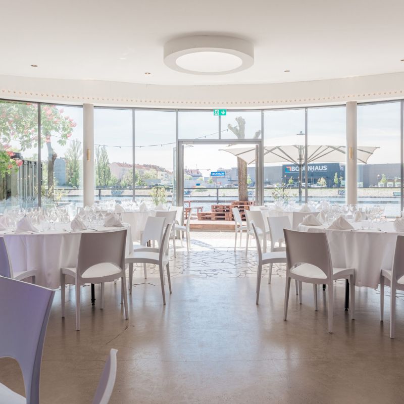 WHITE Spreelounge / Lighthouse Panoramabar